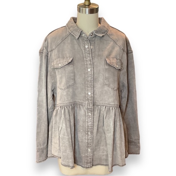 Earl Grey Button Up Long Sleeve Top Pearl Snap Shacket Medium NWT - Picture 5 of 14